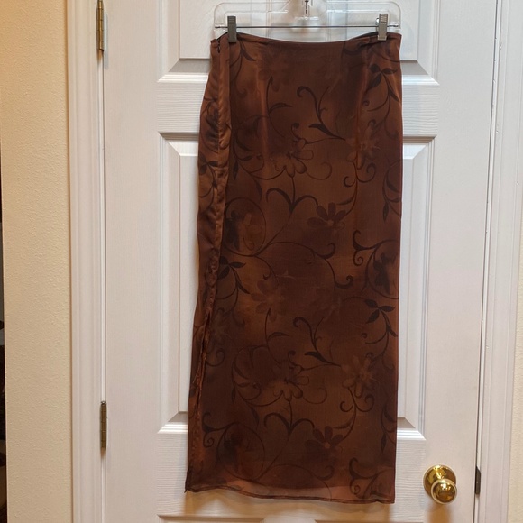 Vintage Classiques Entier Brown Flower Skirt. - Picture 2 of 6